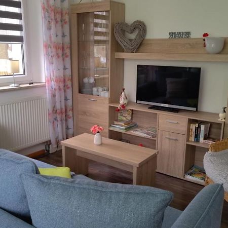 Helenes Ferienwohnung Auf Dem Bauernhof - Lausitzer Seenland Lauta Екстериор снимка